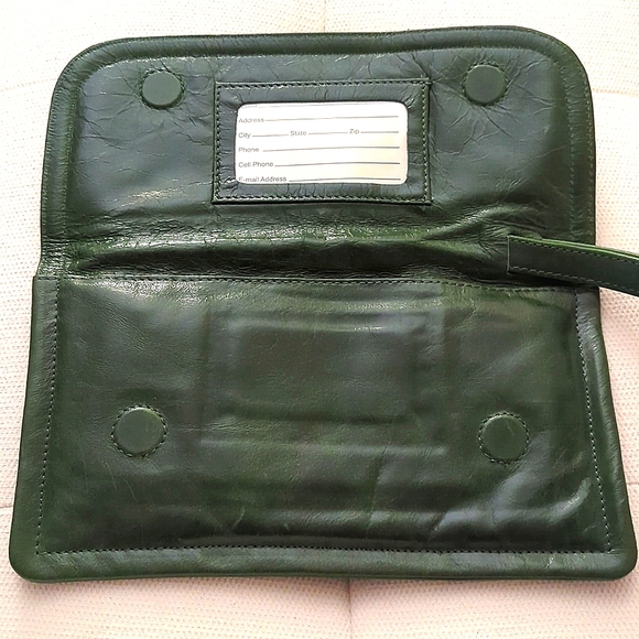 Green wristlet clutch - Picture 2 of 4